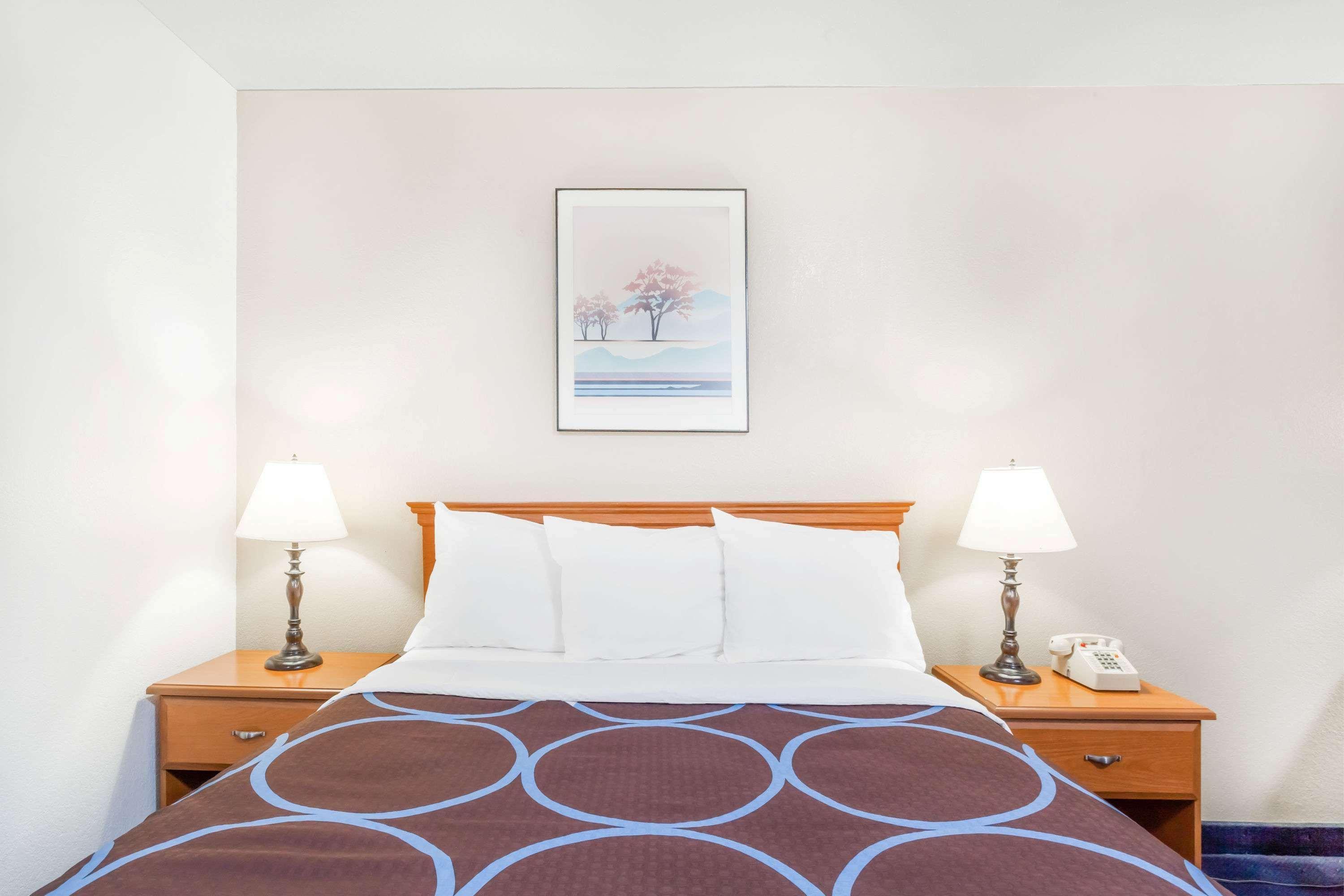 Super 8 By Wyndham Montgomery Maybrook Екстер'єр фото