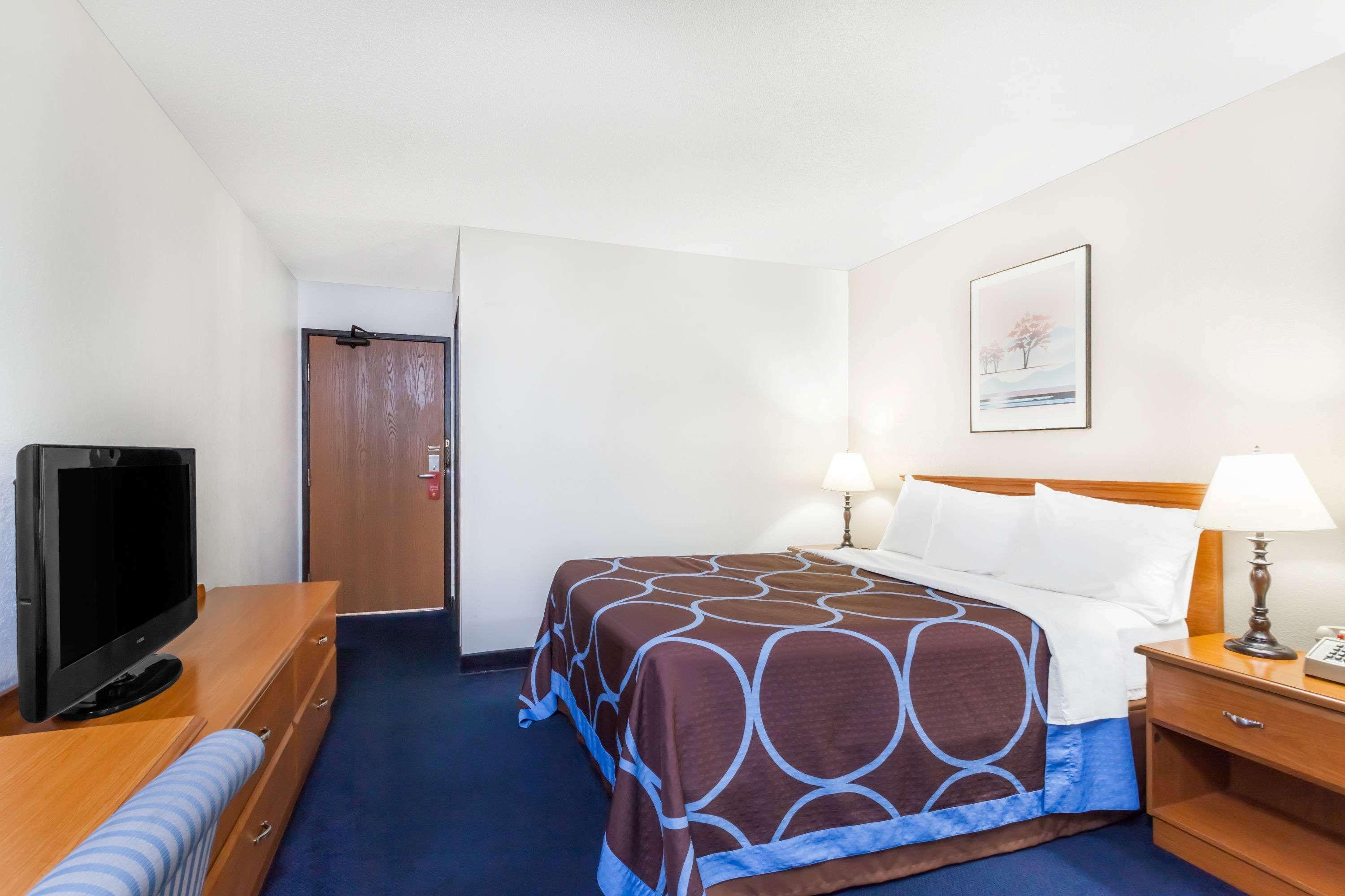 Super 8 By Wyndham Montgomery Maybrook Екстер'єр фото