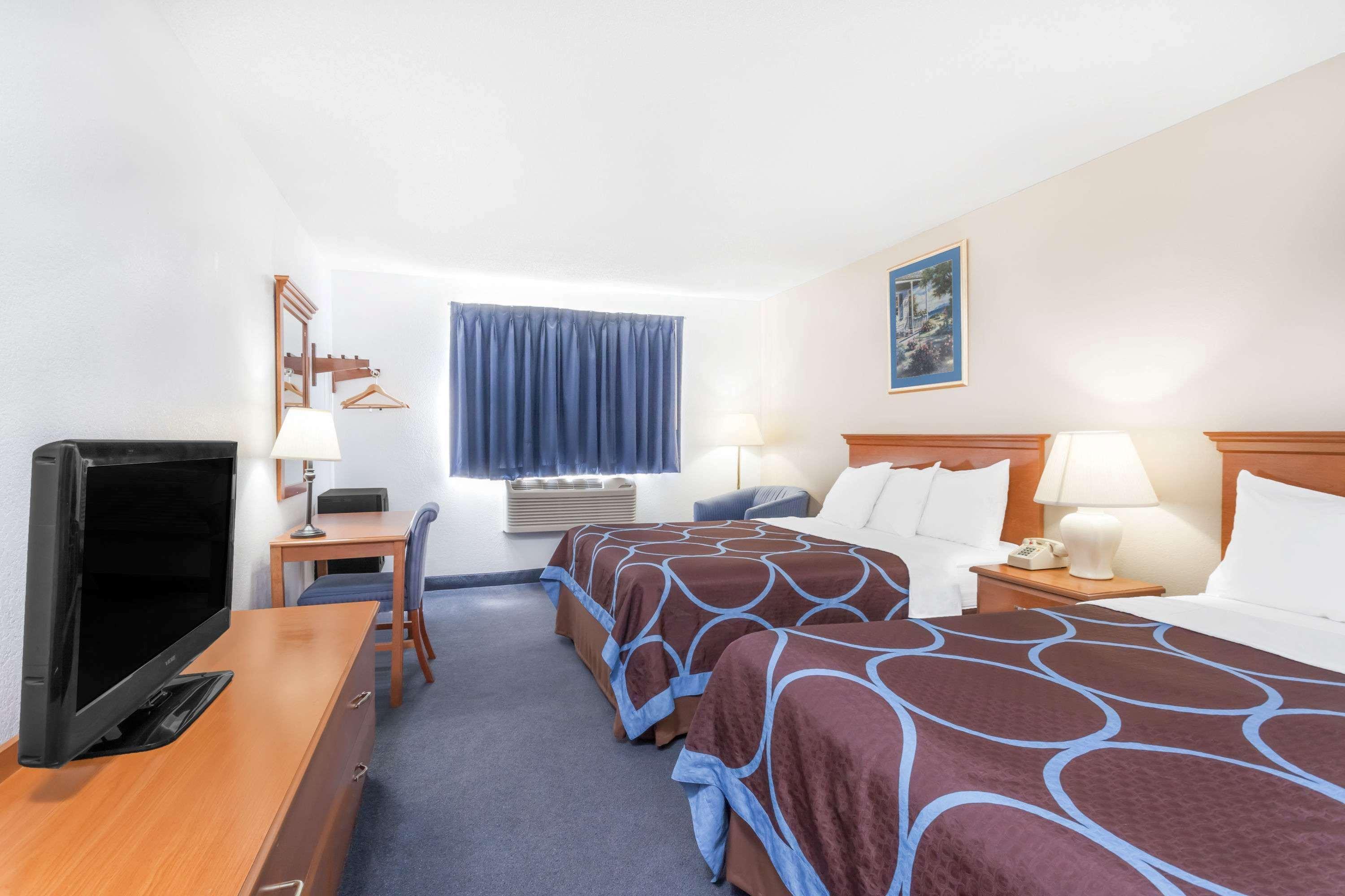 Super 8 By Wyndham Montgomery Maybrook Екстер'єр фото