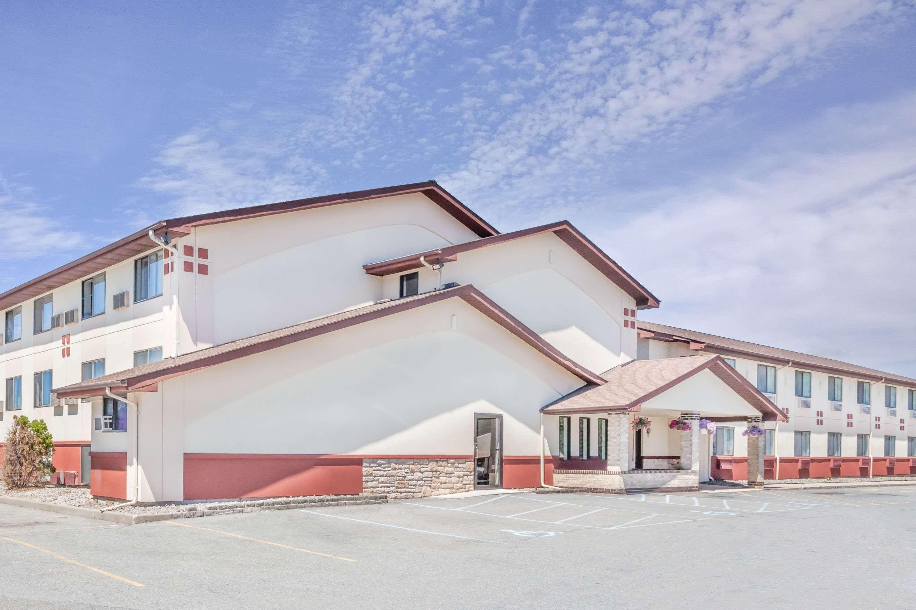 Super 8 By Wyndham Montgomery Maybrook Екстер'єр фото